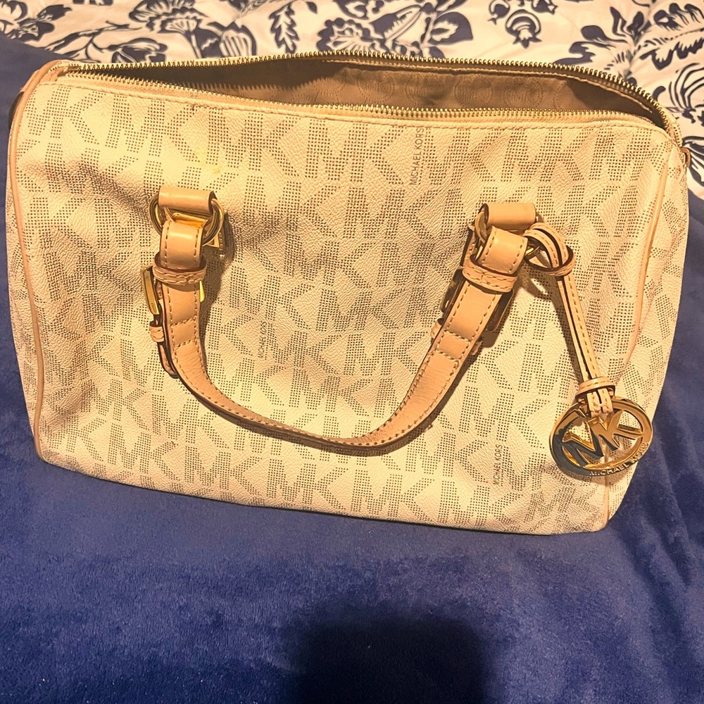 Michael Kors Grayson Large Beige Tote. MK gray Monogram. Very good condition.